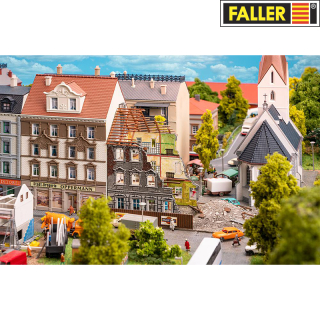 N Faller 232396 Bouraný dům