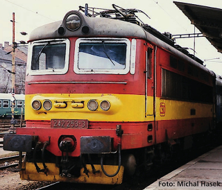 TT PIKO 47483 Elektrická lokomotiva 242 "Plecháč", ČSD, Ep.IV